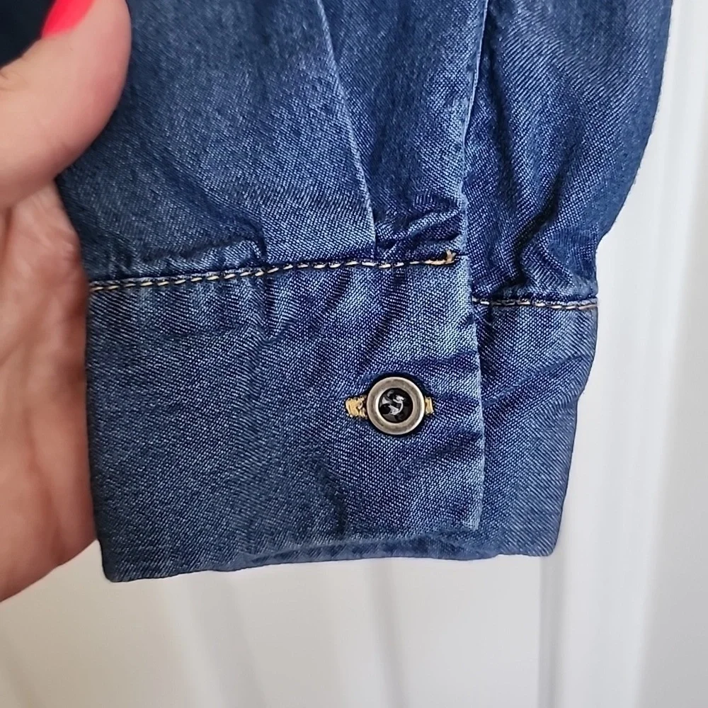Jane and Delancey Denim Button Down Size Small​​​​​ - Picture 5 of 7
